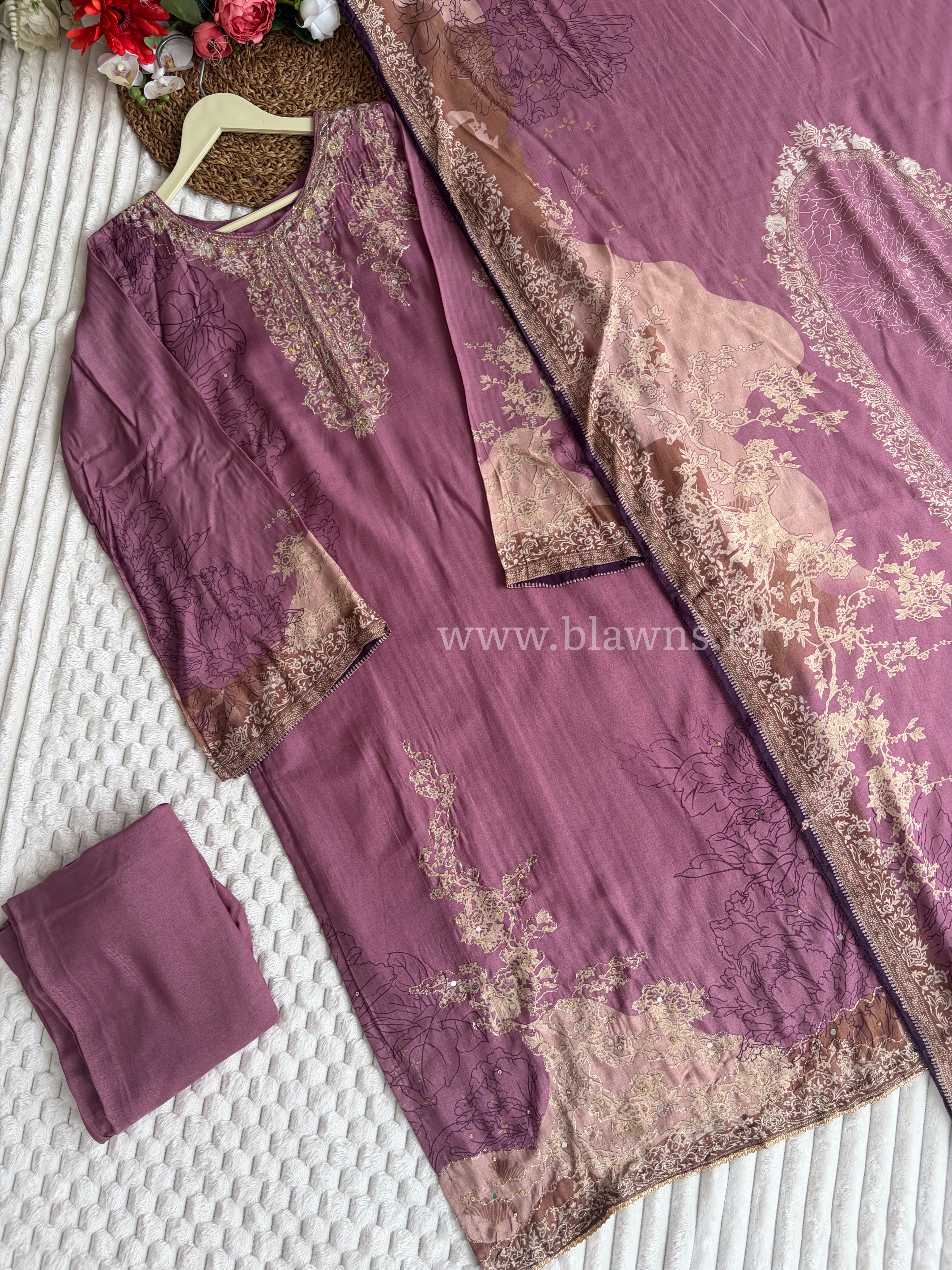 Muslin readymade suit