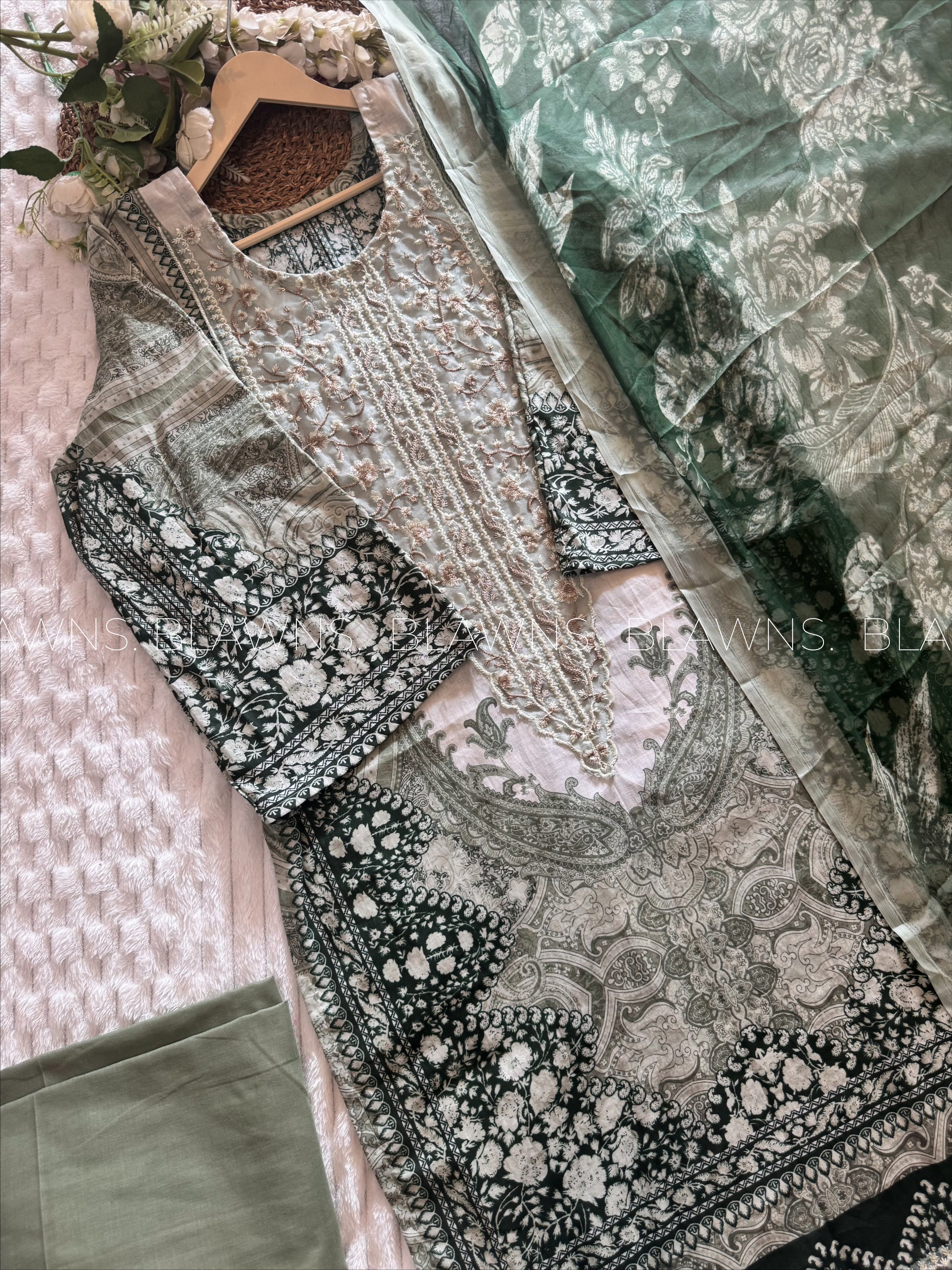 Embroidered Pakistani suit with chiffon dupattaโ BLW-138