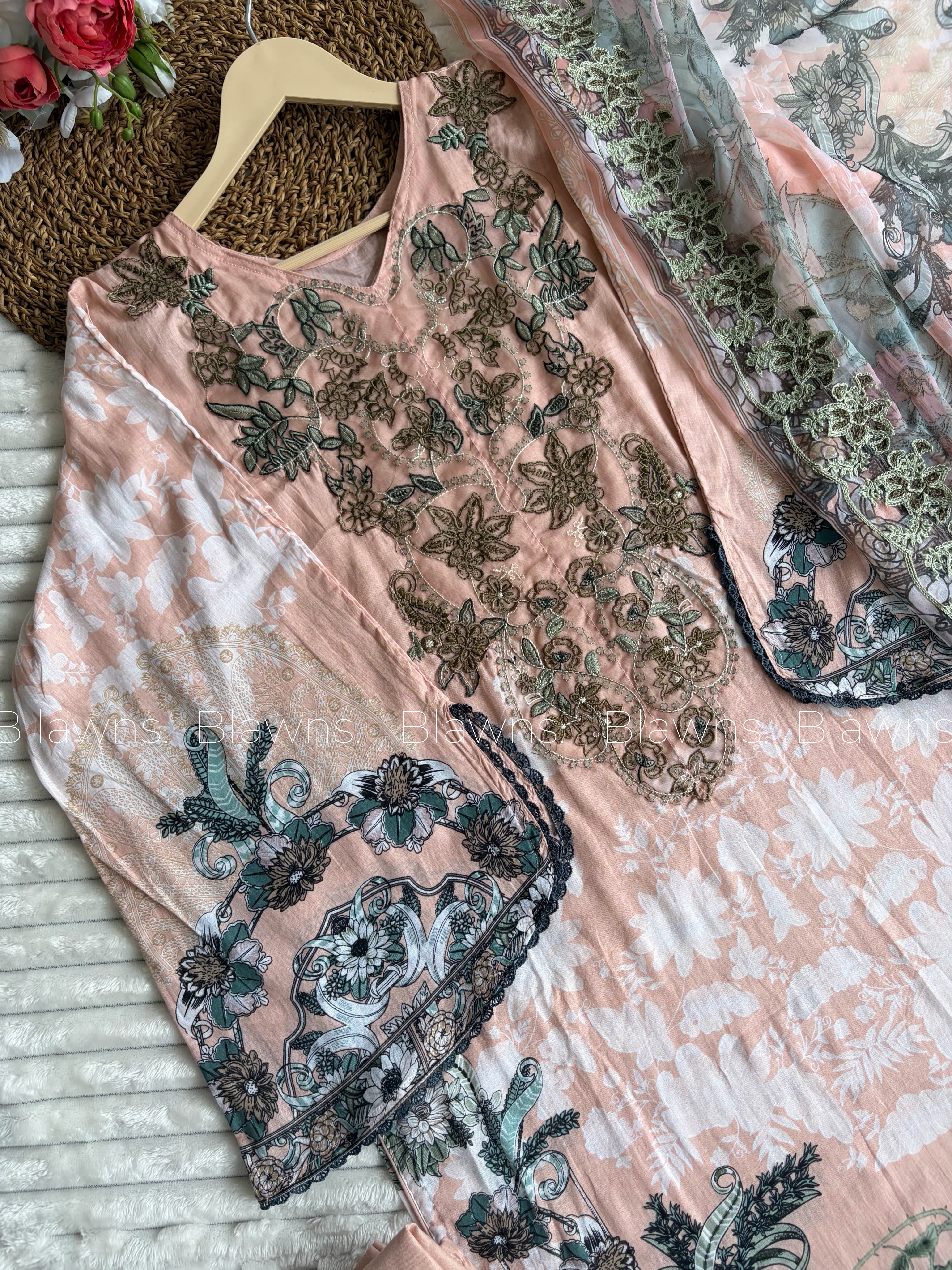 New embroidered dupatta pakistani suit