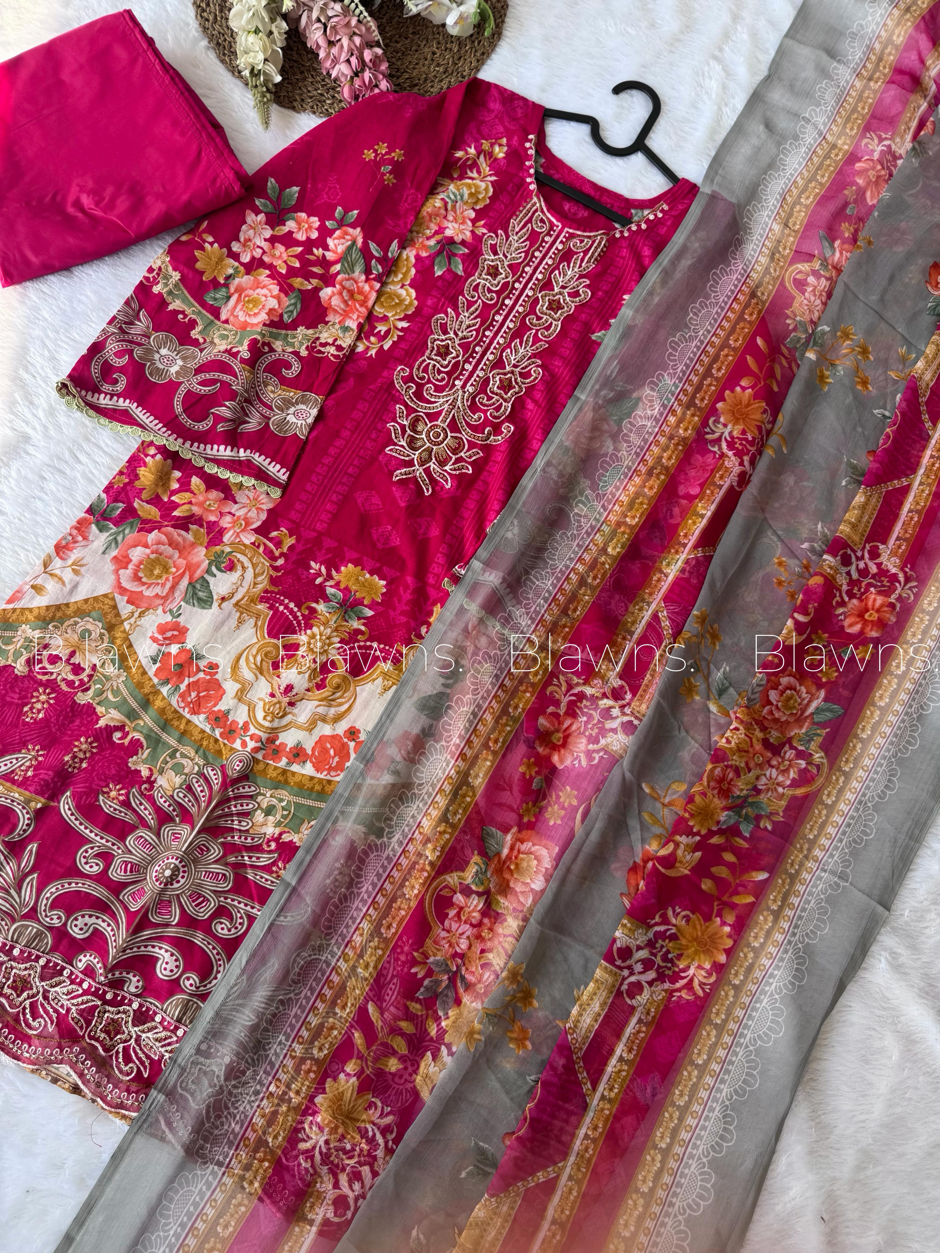Pakistani suit BLW-70, styled view