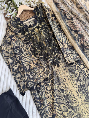Pakistani suit BLW-1026, styled view