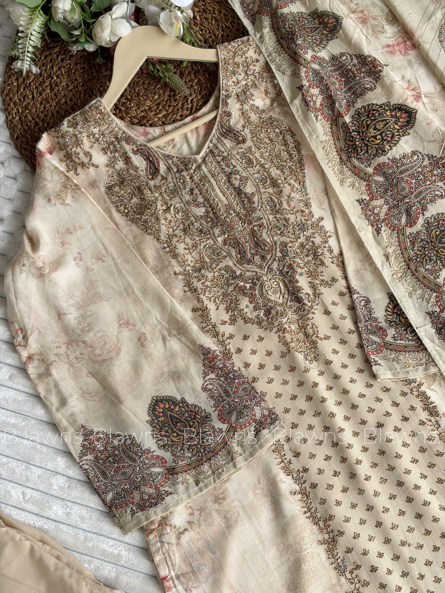 Muslin stitched suit