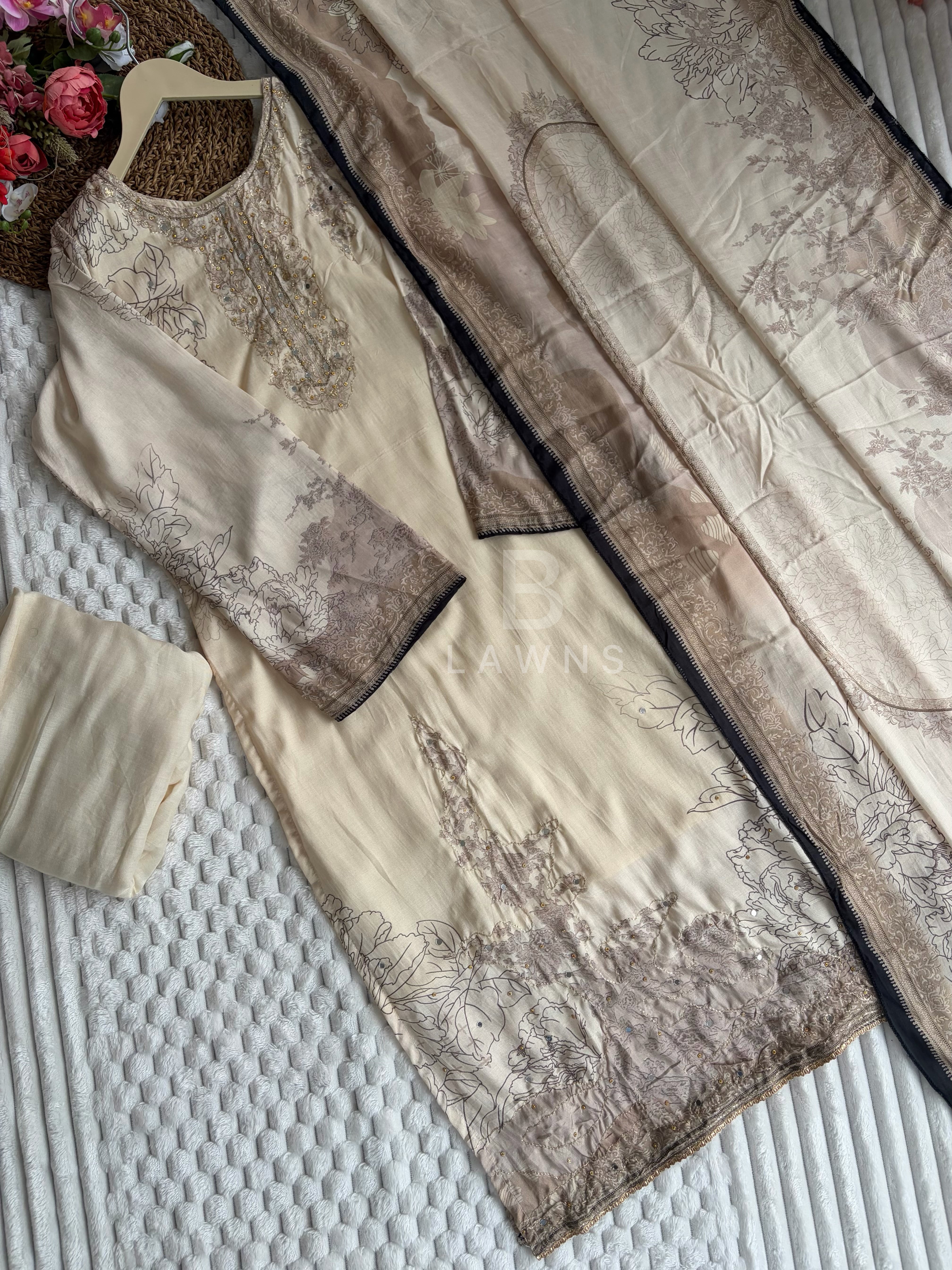 Muslin readymade suit