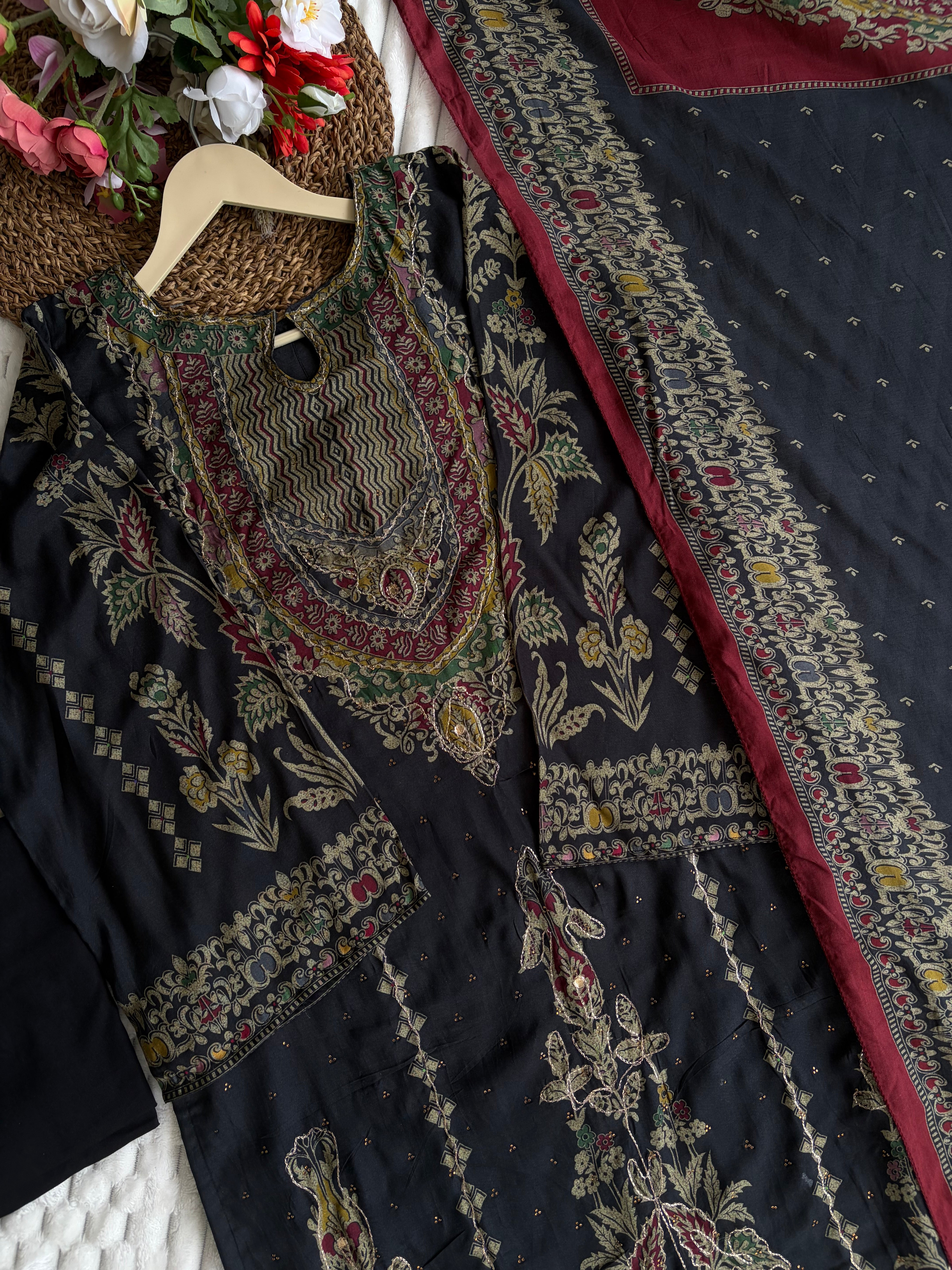 Muslin stitched pakistani suit