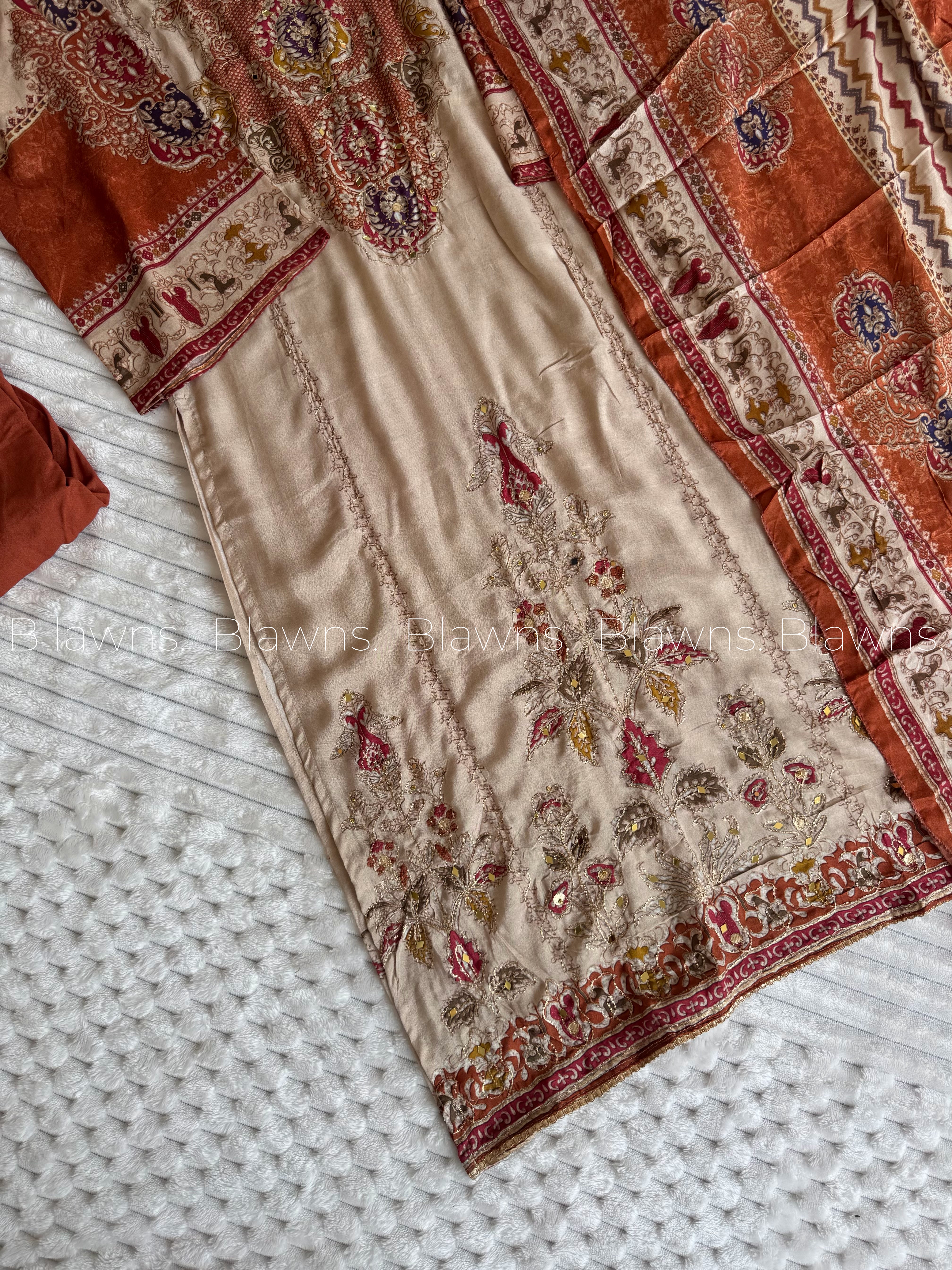 Muslin unstitched suit