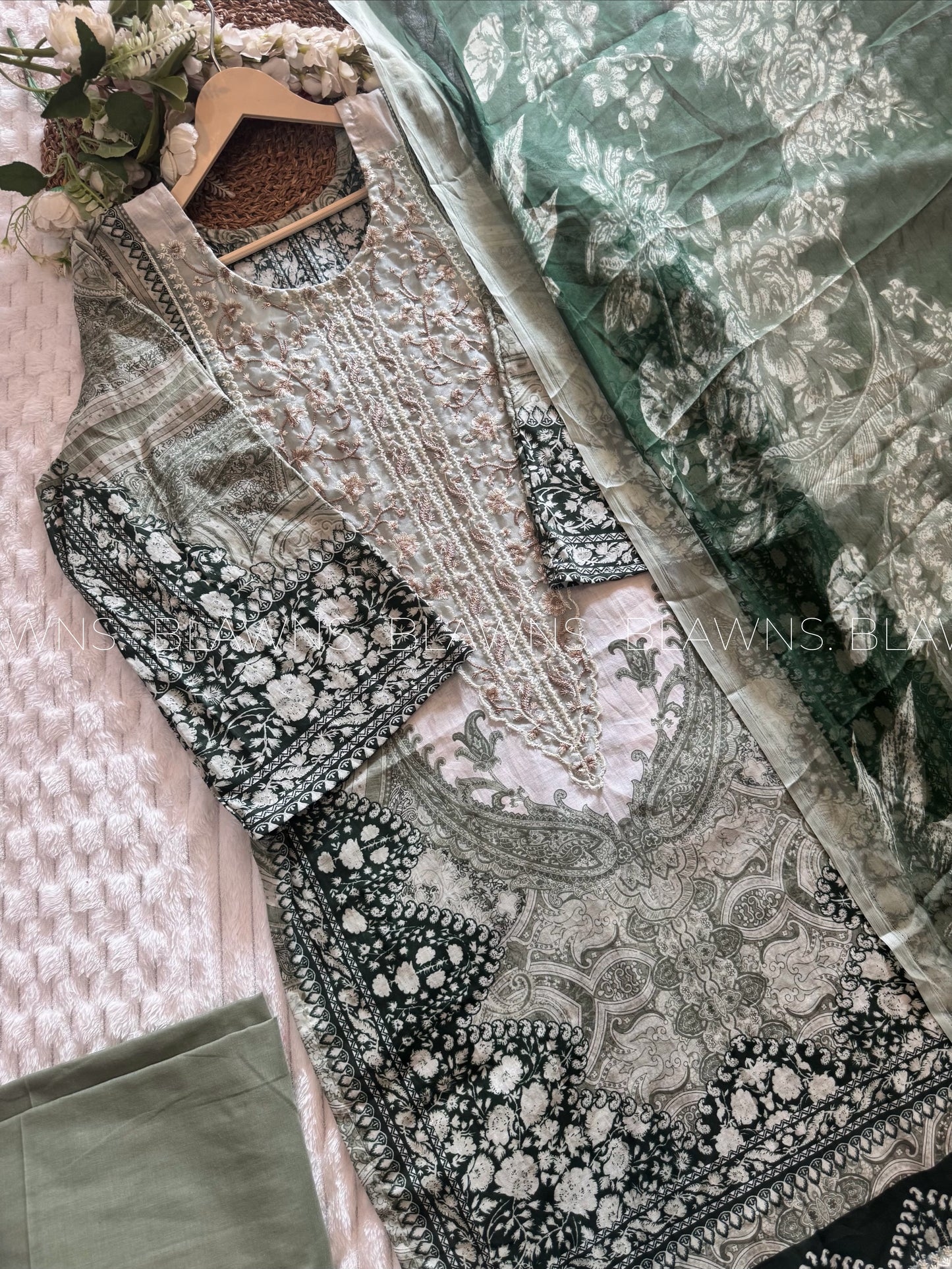 Embroidered Pakistani suit with chiffon /cotton dupatta