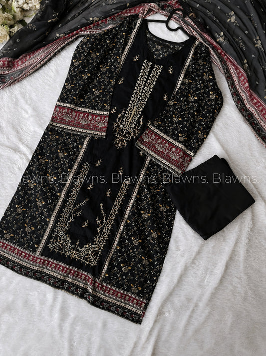 Black embroidery suit set