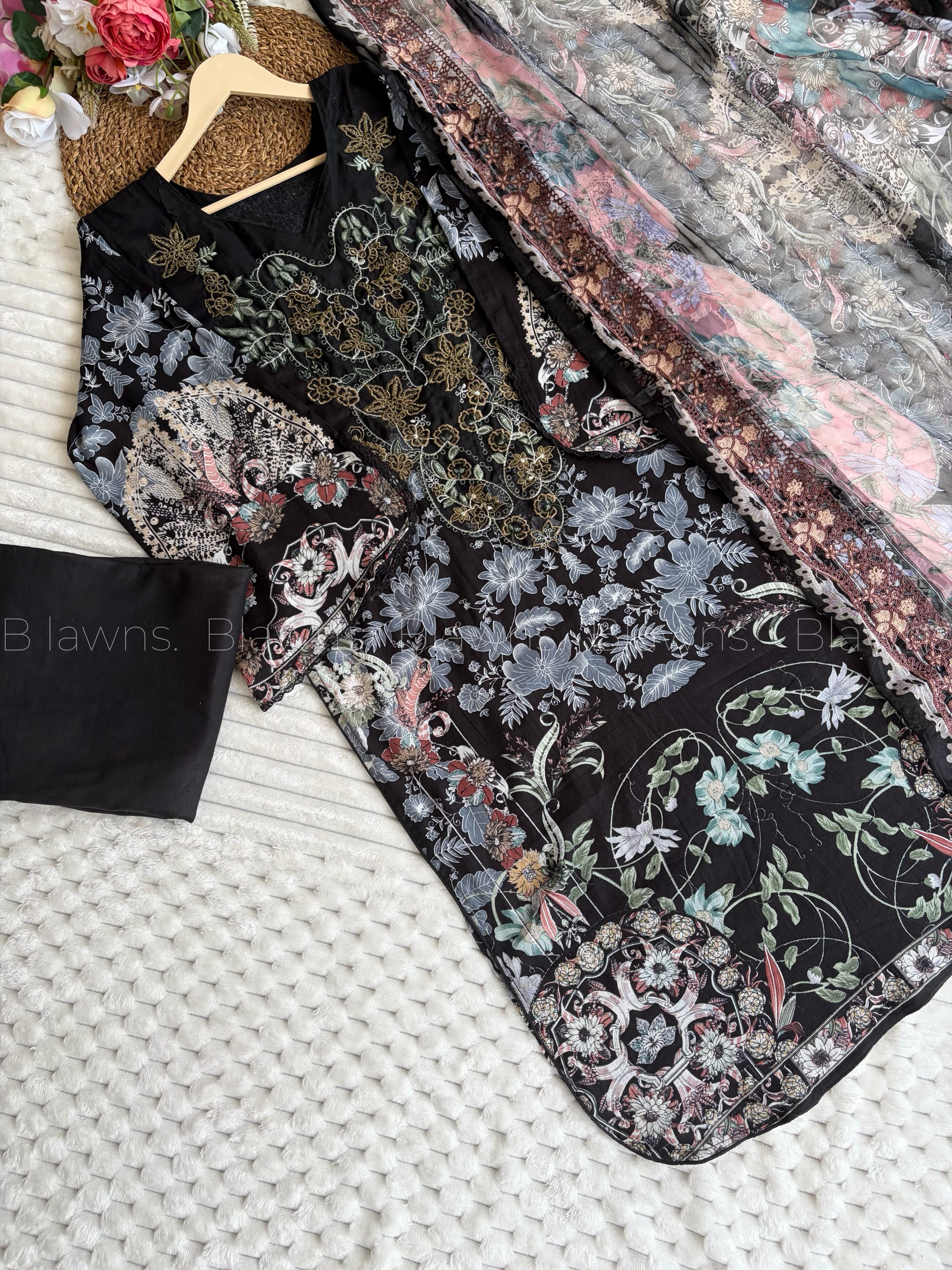 New embroidered dupatta pakistani suit
