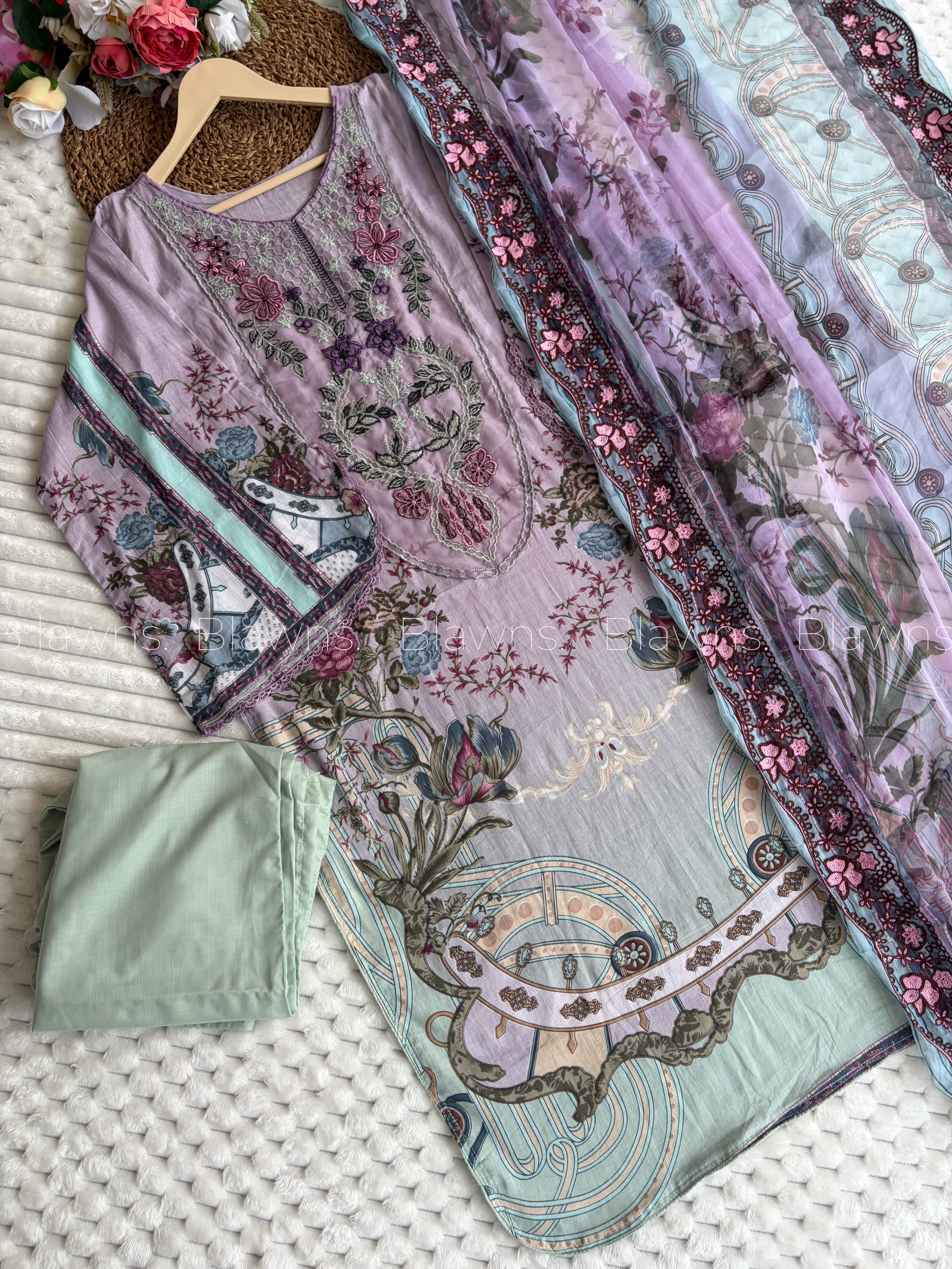 New embroidered dupatta Pakistani suit