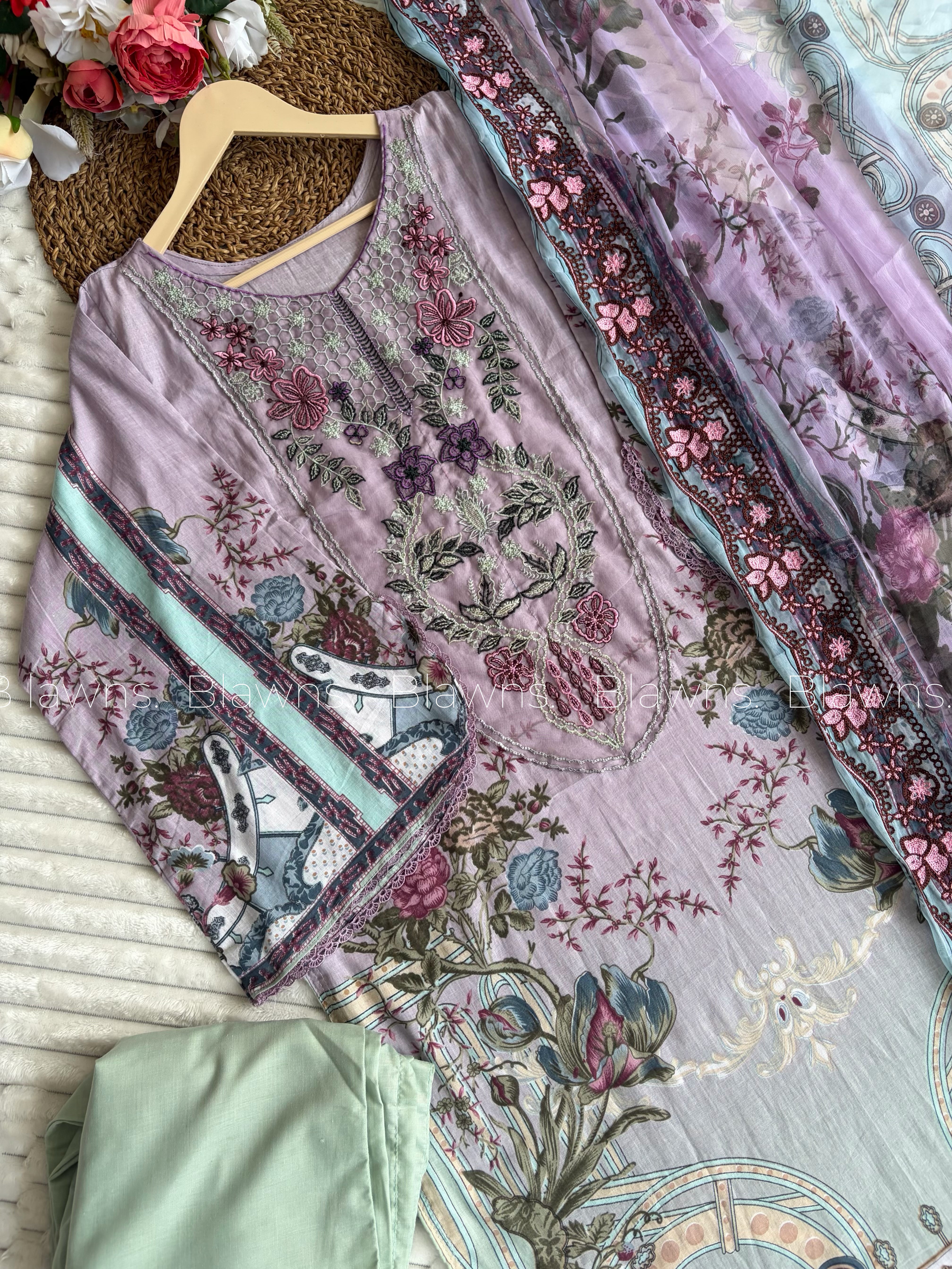 New embroidered dupatta Pakistani suit