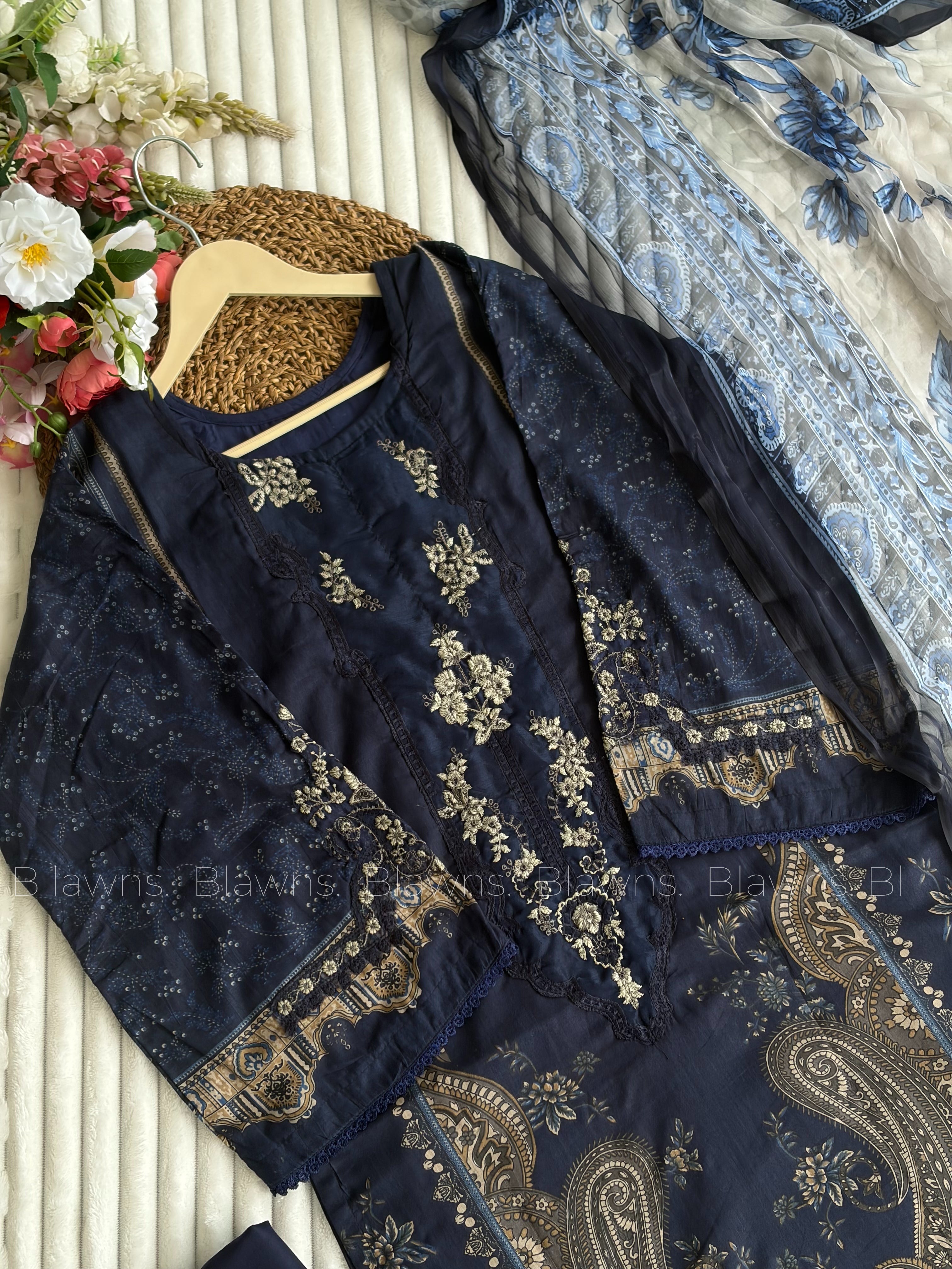 Viral cotton stitched  with lining  Pakistani suit
