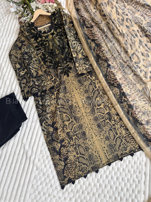 Readymade Pakistani suit with cotton top and chiffon dupatta - BLW-1026