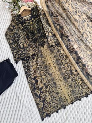 Pakistani suit BLW-1026, fabric close-up