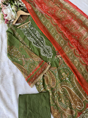 Pakistani lawn suit BLW-38, fabric close-up