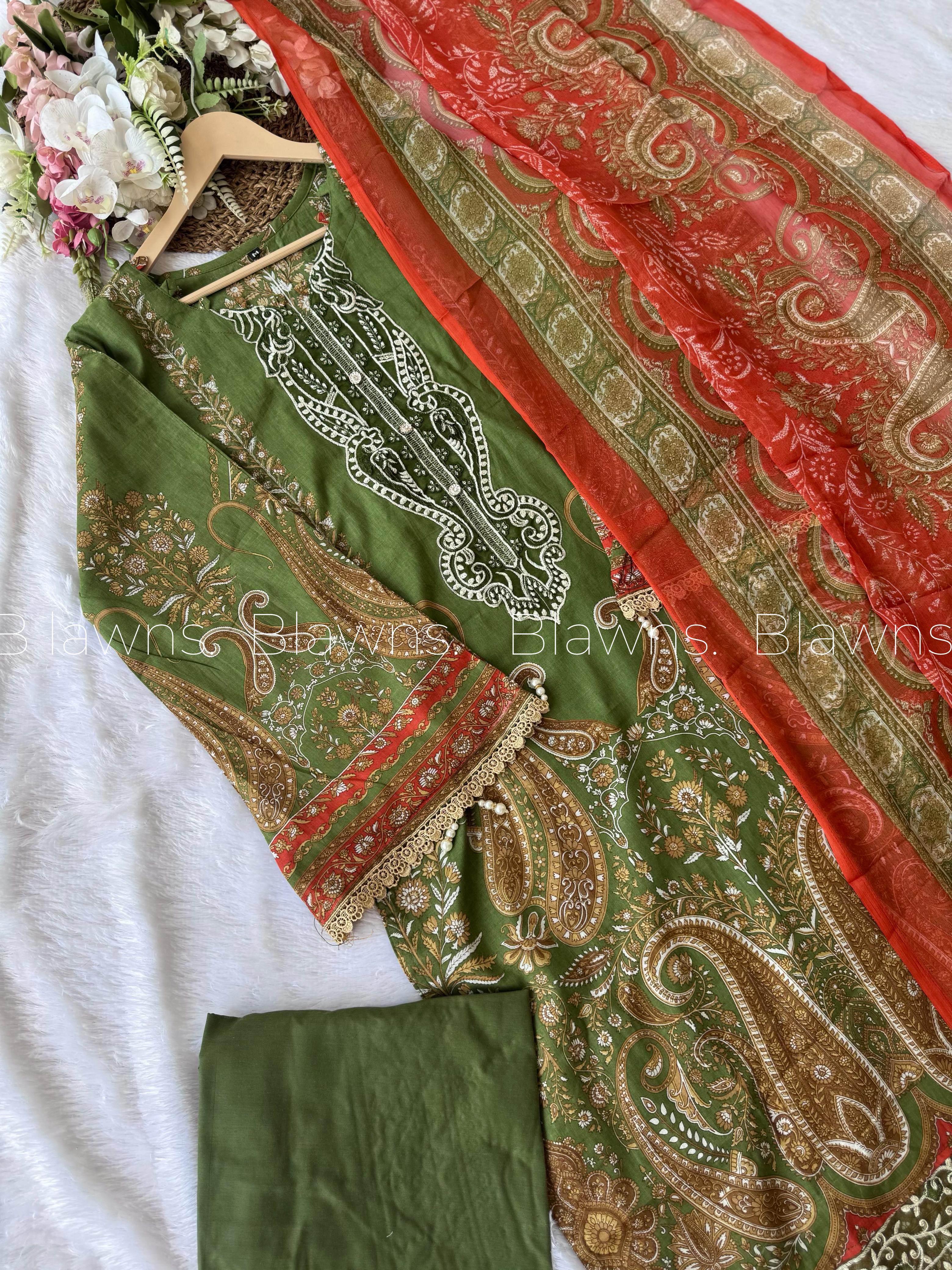 Pakistani lawn suit BLW-38, fabric close-up