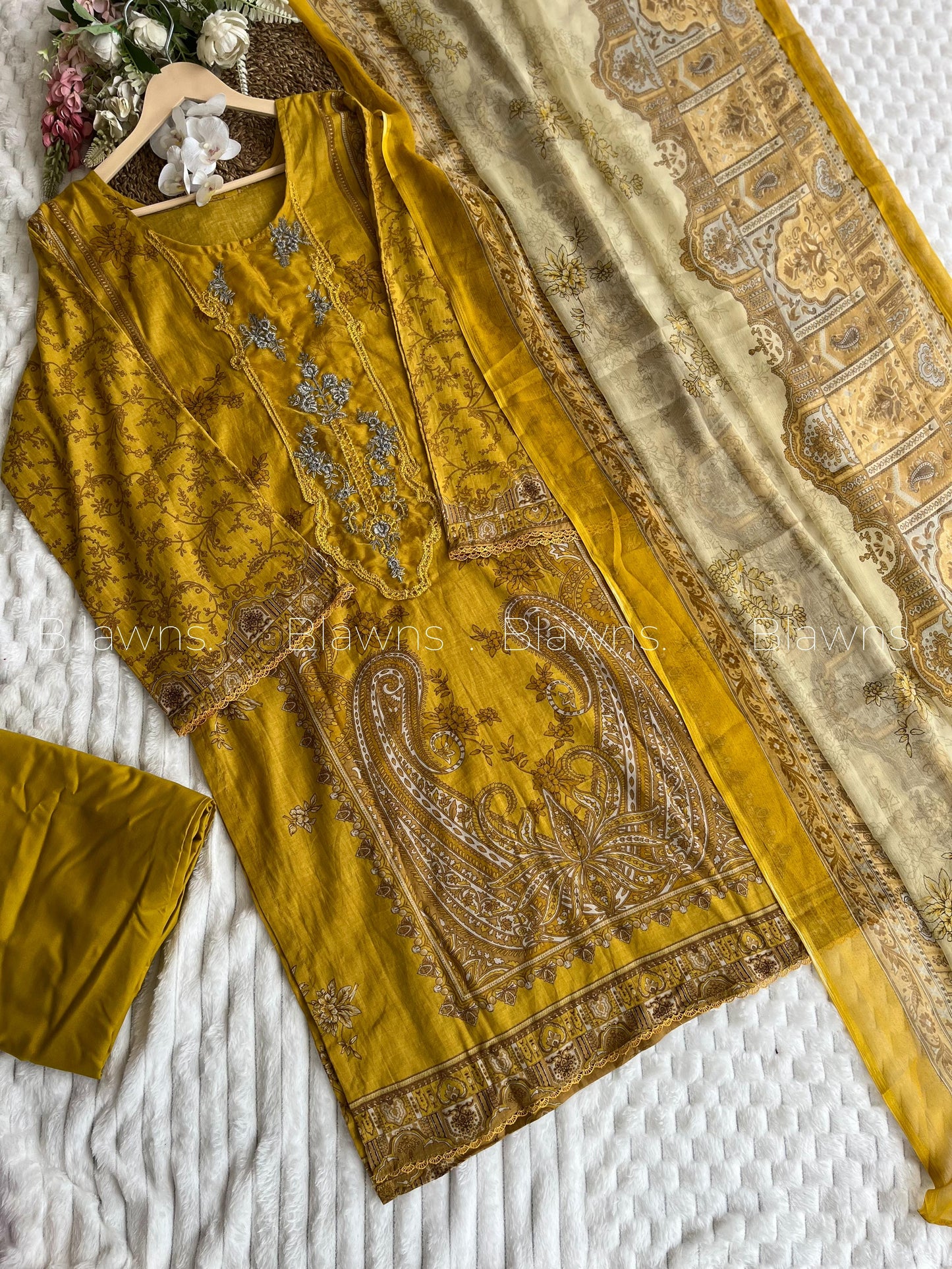 Embroidered Pakistani Unstitched Lawn Suit with Chiffon/Cotton Dupatta – BLW-1056