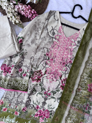 Pakistani suit BLW-27, fabric close-up