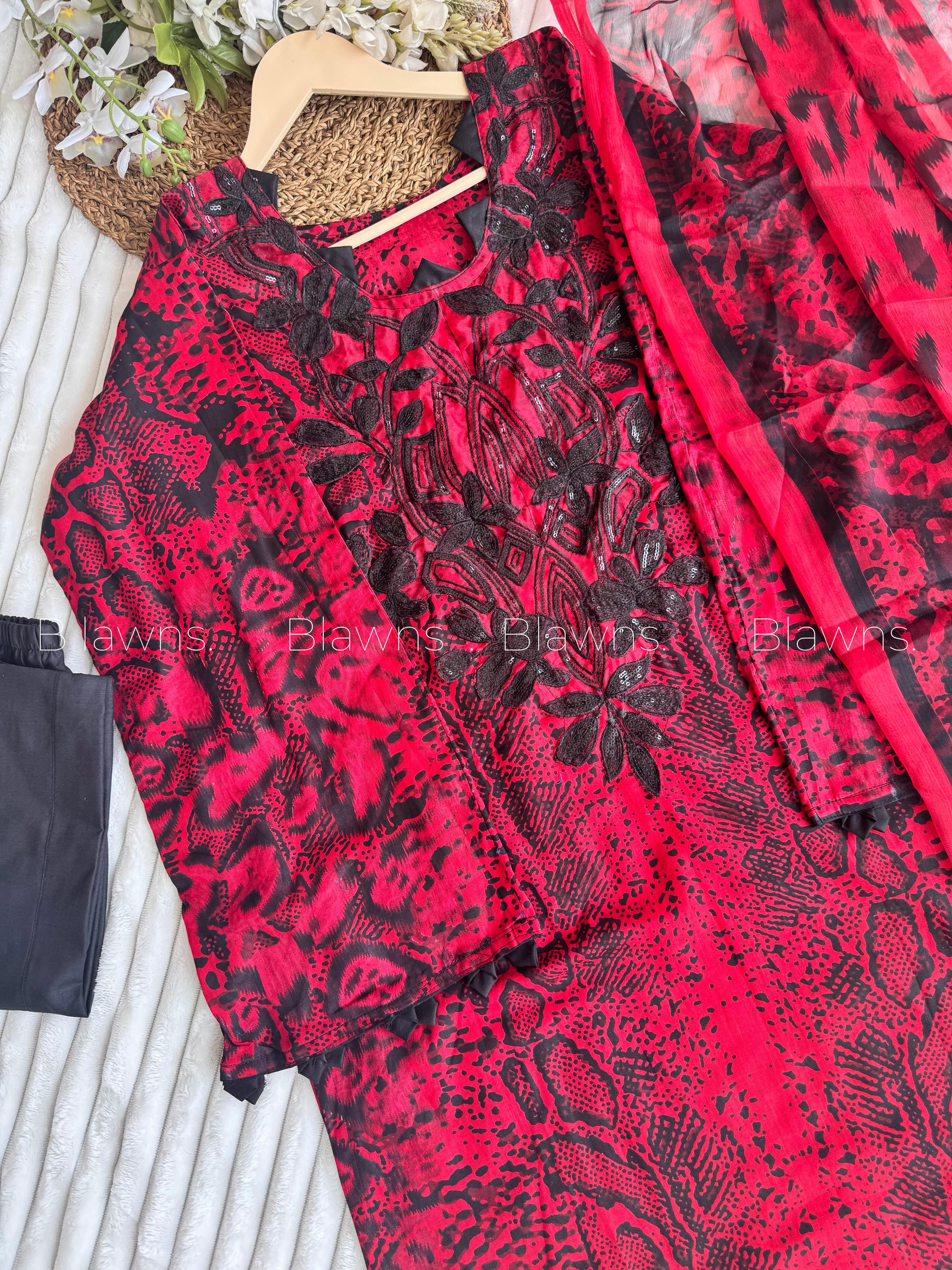 Pakistani suit BLW-1051, fabric close-up
