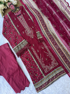 Pakistani suit BLW-1, styled view