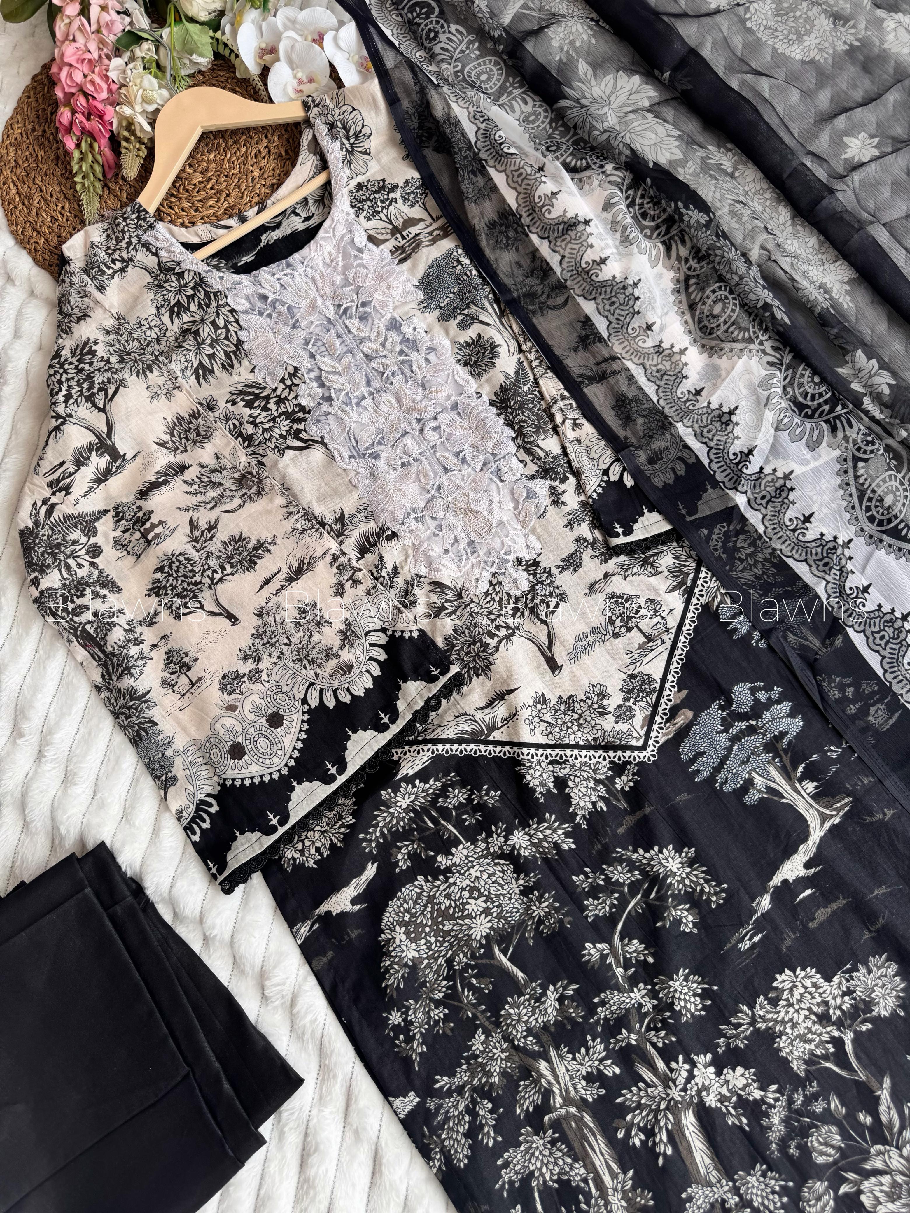 Pakistani suit BLW-89, fabric close-up