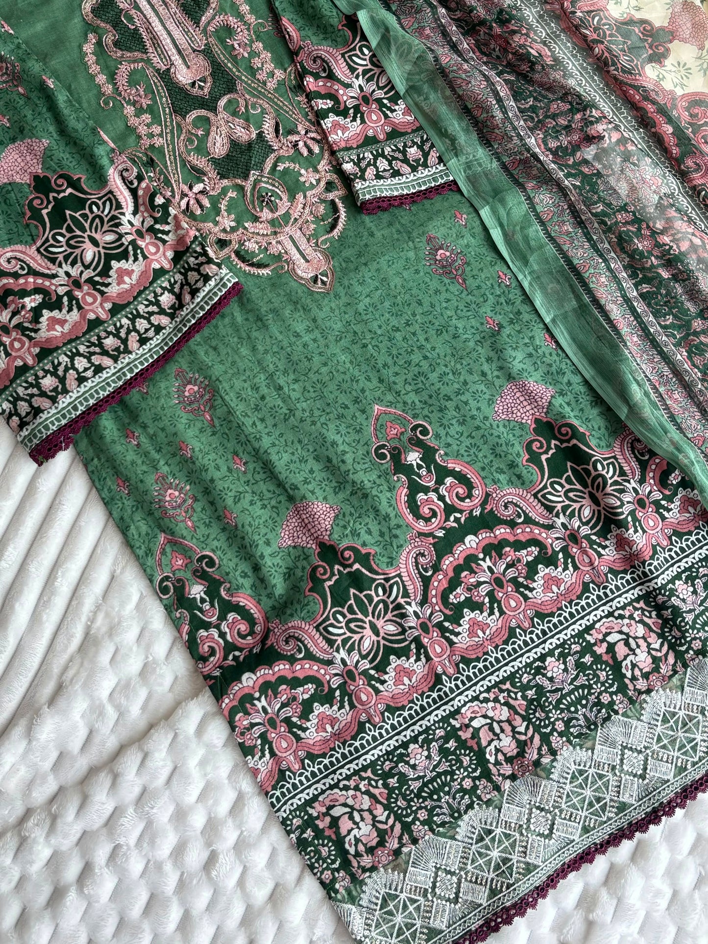 Embroidered Pakistani Unstitched Lawn Suit with Chiffon Dupatta BLW-1002