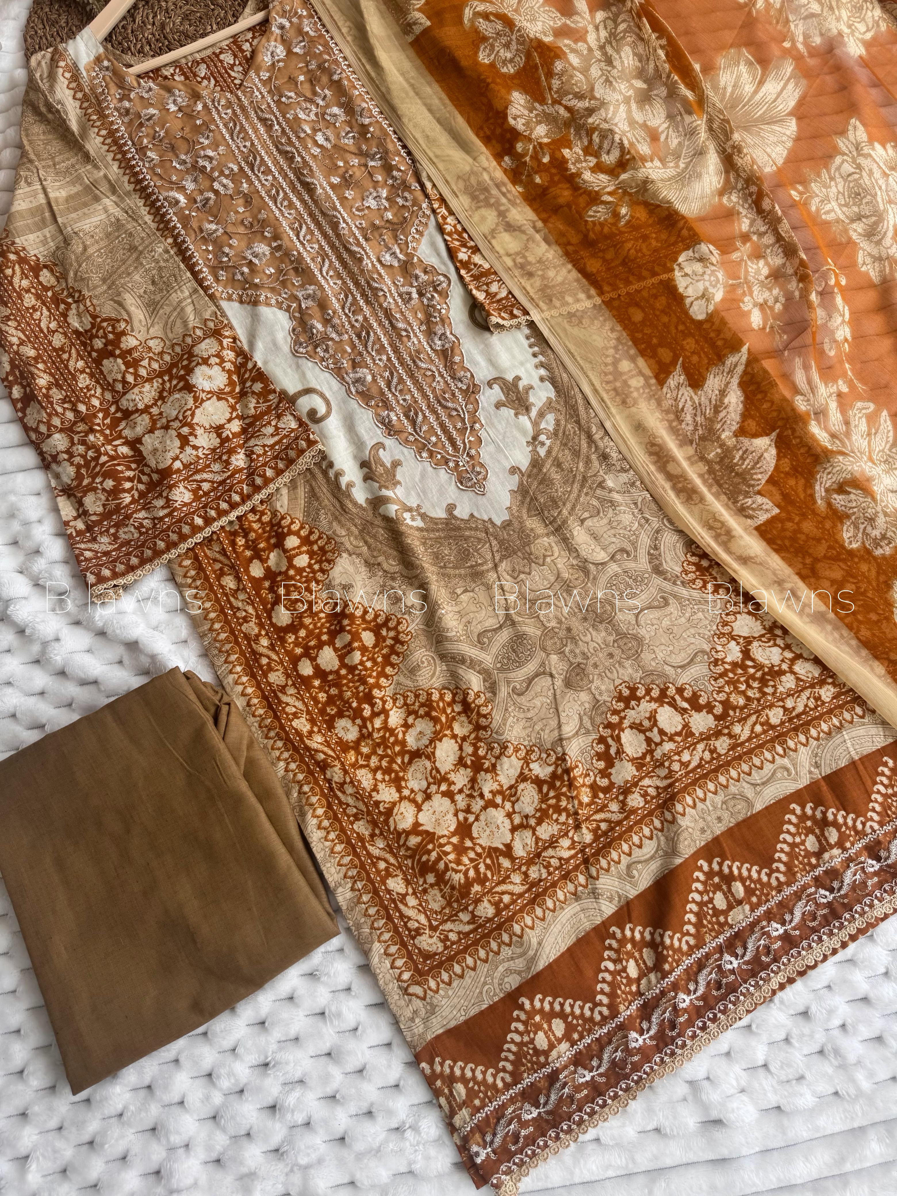 Pakistani suit BLW-26, fabric close-up