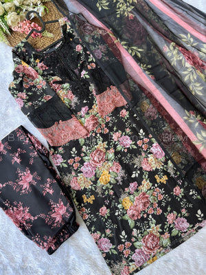 Pakistani suit BLW-41, styled view